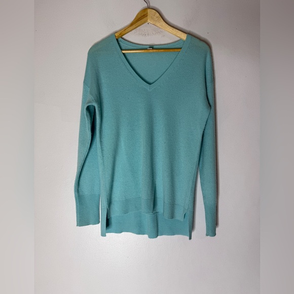 Halogen Aquamarine V Neck Cashmere Sweater Medium - Picture 1 of 5